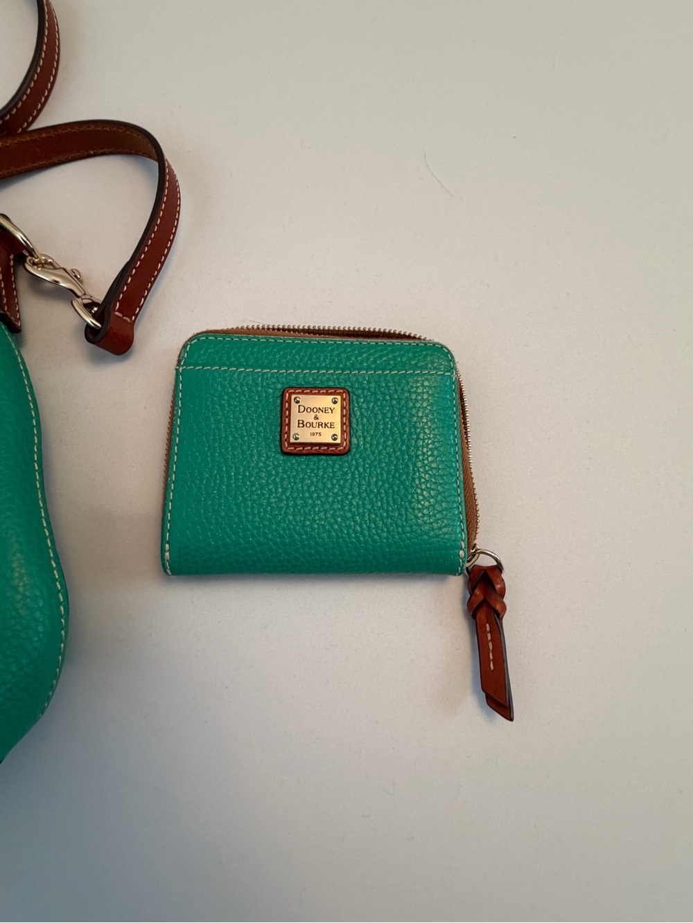Dooney & Bourke Green Pebbled Leather Crossbody with Matching Wallet - Picture 2 of 16